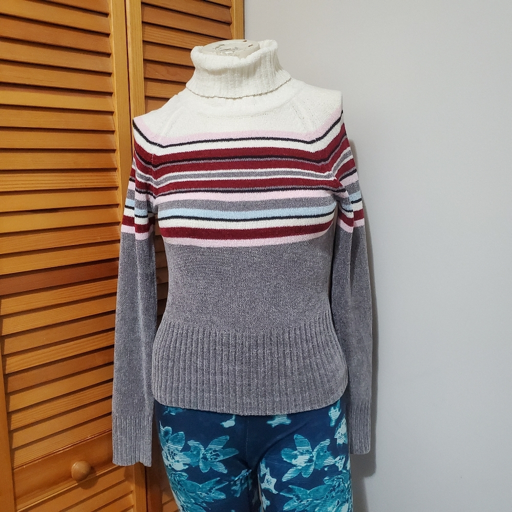 Turtleneck pullover size L